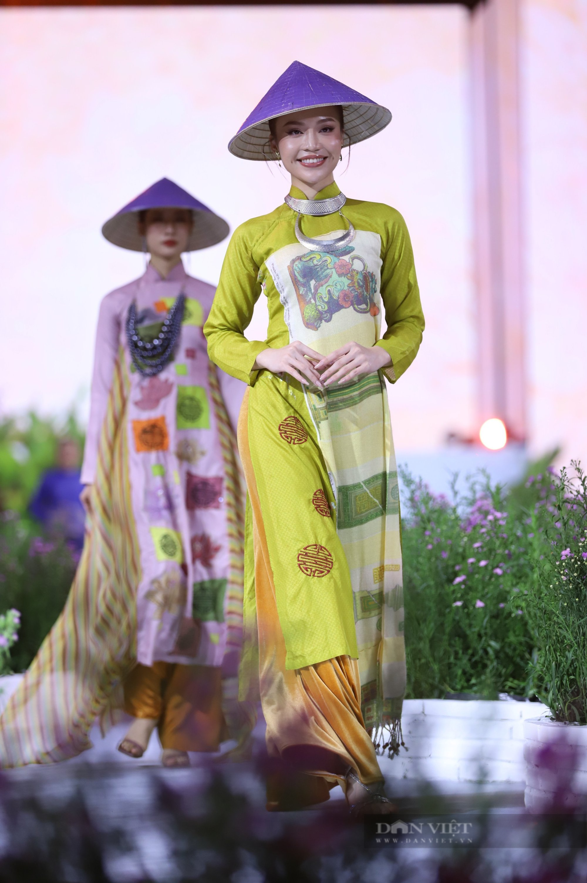 Lễ hội Áo dài TP.HCM 2023: Giữ hồn Việt qua tà áo dài truyền thống - Ảnh 9.