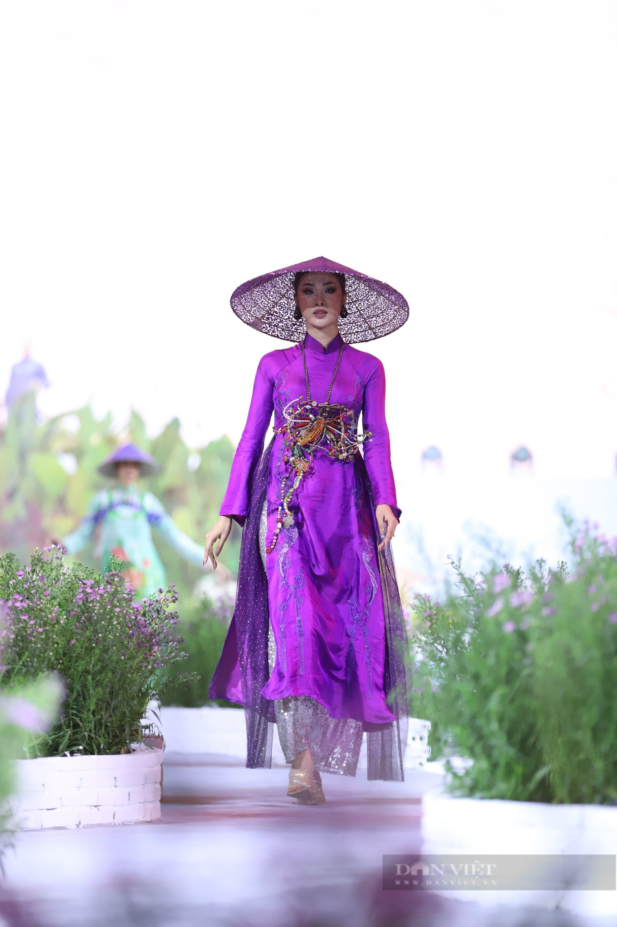 Lễ hội Áo dài TP.HCM 2023: Giữ hồn Việt qua tà áo dài truyền thống - Ảnh 10.