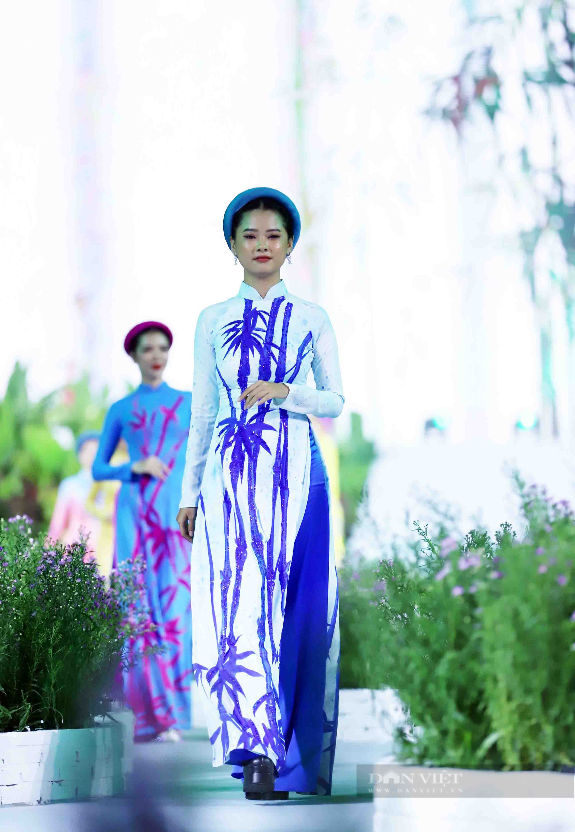 Lễ hội Áo dài TP.HCM 2023: Giữ hồn Việt qua tà áo dài truyền thống - Ảnh 16.