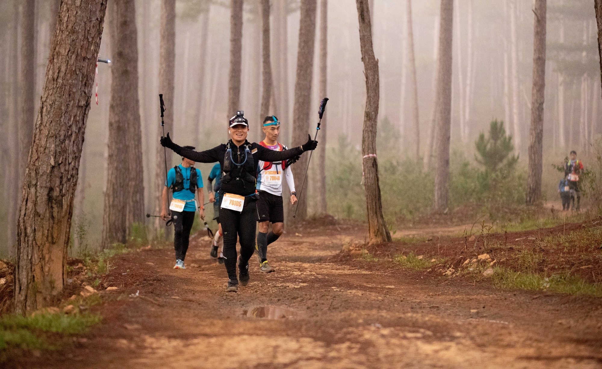 Hơn 6.000 vận động viên tham gia giải chạy địa hình lớn nhất phía Nam Dalat Ultra Trail tại Đà Lạt - Ảnh 3.