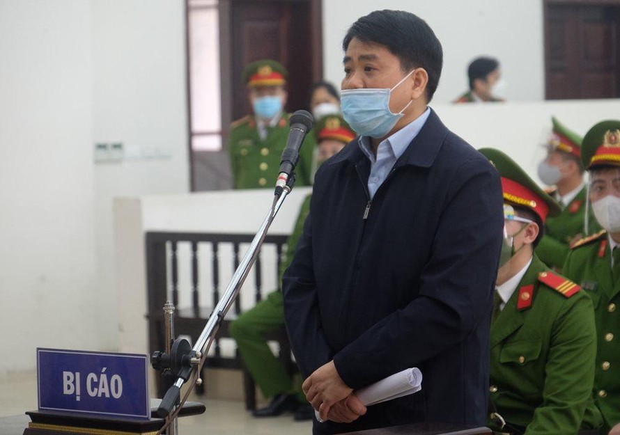 Cựu Chủ tịch Nguyễn Đức Chung khai gì về số “hoa hồng” cây xanh? - Ảnh 1.