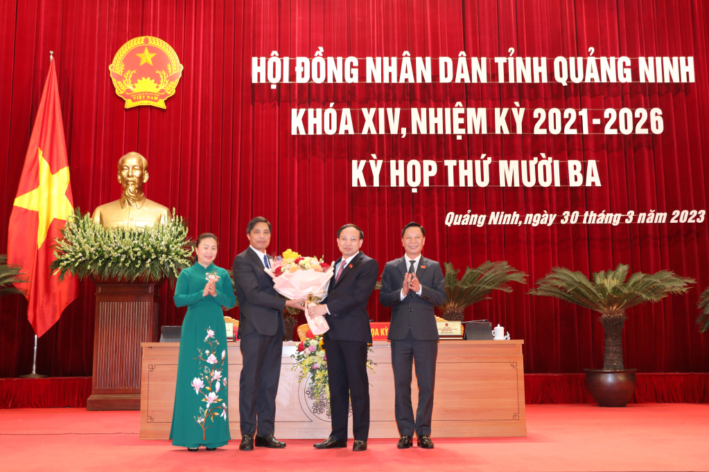 Bí thư Thành ủy Hạ Long được bầu làm Phó Chủ tịch UBND tỉnh Quảng Ninh - Ảnh 2.