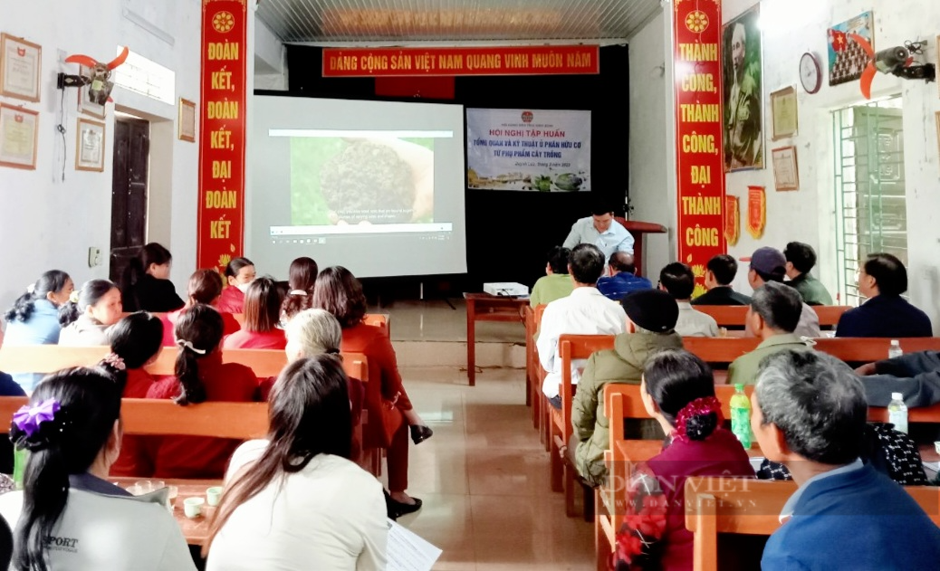 Ninh Bình: Tập huấn xử lý rơm rạ thành phân hữu cơ cho hơn 300 nông dân - Ảnh 1.