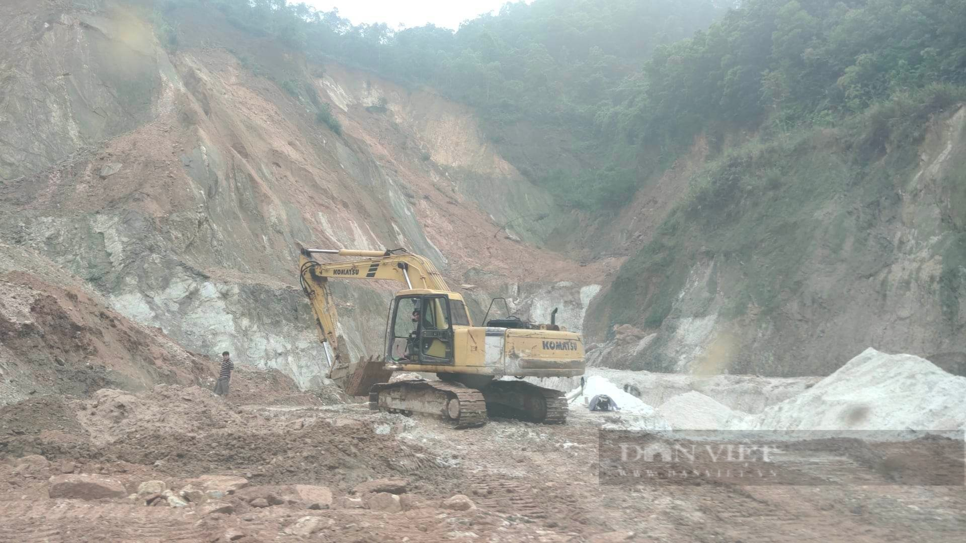 Lấn, chiếm đất rừng, khai thác khoáng sản ngoài ranh giới, công ty Tiến Đạt bị phạt hơn 600 triệu đồng - Ảnh 1.