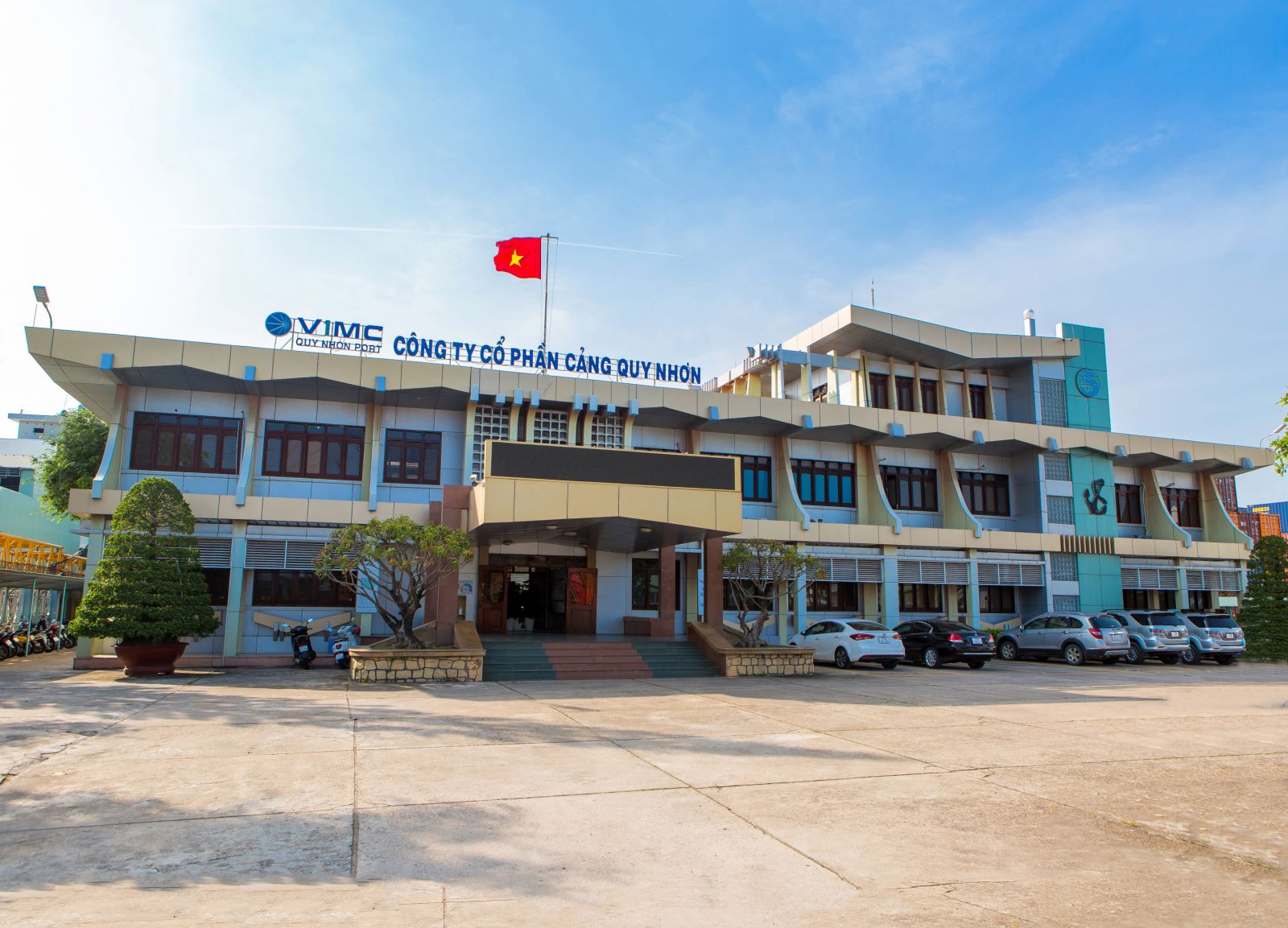 Vì sao HOSE dừng xem xét hồ sơ niêm yết cổ phiếu QNP của Cảng Quy Nhơn? - Ảnh 1. Vì sao HOSE dừng xem xét hồ sơ niêm yết cổ phiếu QNP của Cảng Quy Nhơn? - Ảnh 1.