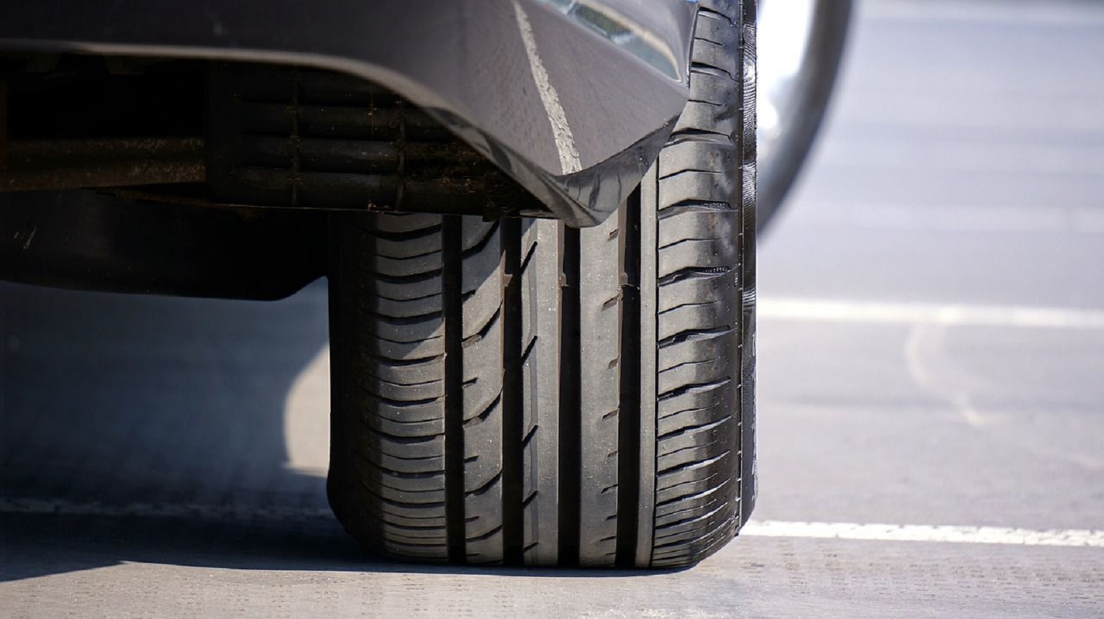 Những tác hại khi xe vận hành trong tình trạng lốp xe ô tô non hơi - Ảnh 2.
