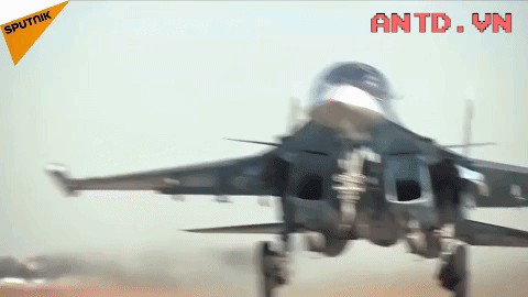 Phi công Nga thoát hiểm sau khi &quot;thú mỏ vịt&quot; Su-34 bị bắn hạ - Ảnh 20.