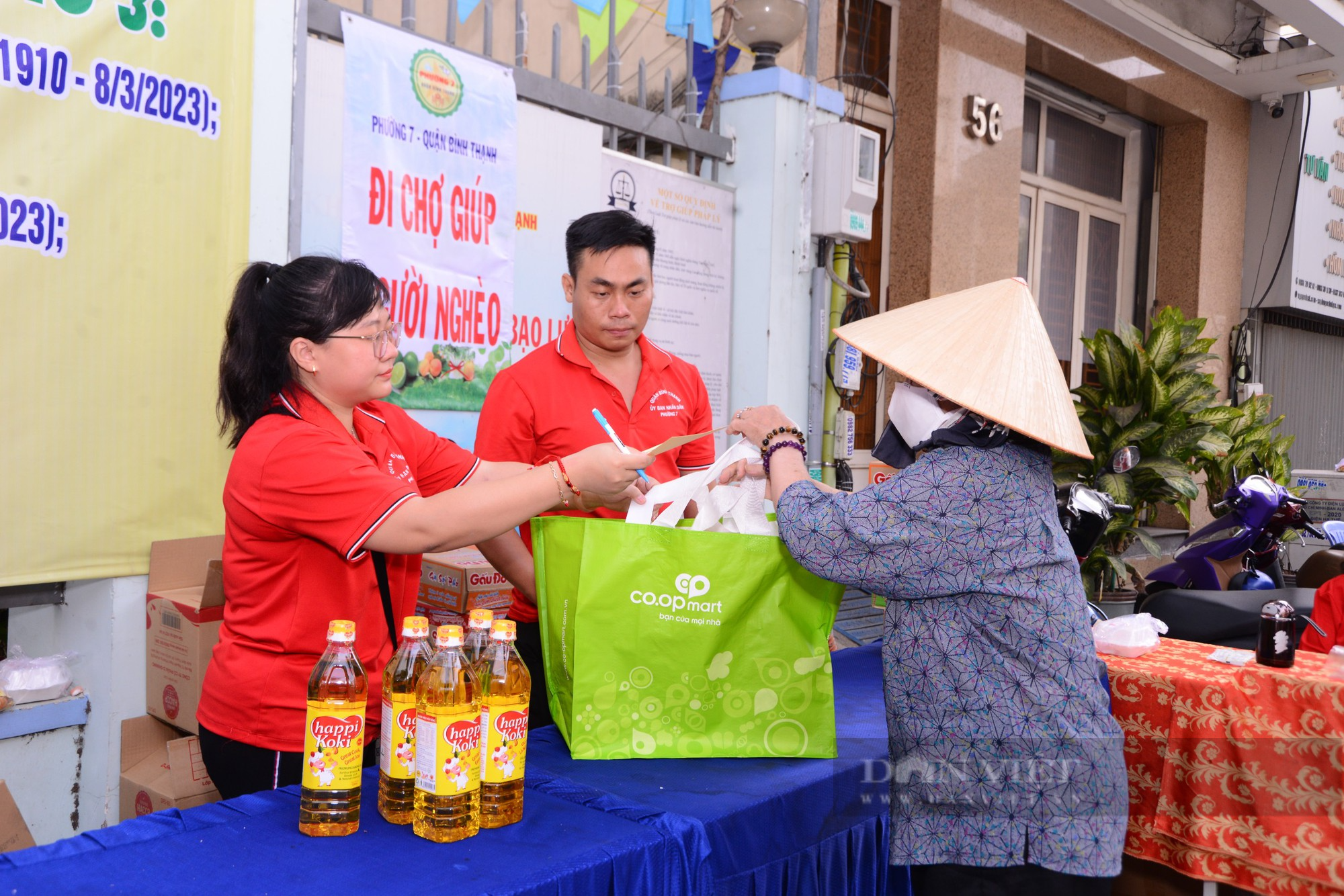 TP.HCM: Ấm lòng với ngày hội nghĩa tình dành cho hộ nghèo, cận nghèo - Ảnh 3.