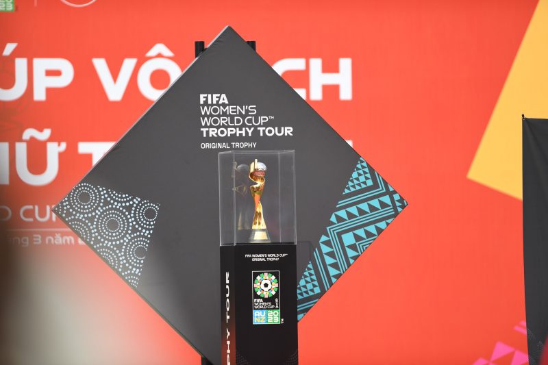 Chưa đá World Cup, ĐT nữ Việt Nam đã được đón Cúp vàng thế giới - Ảnh 1.