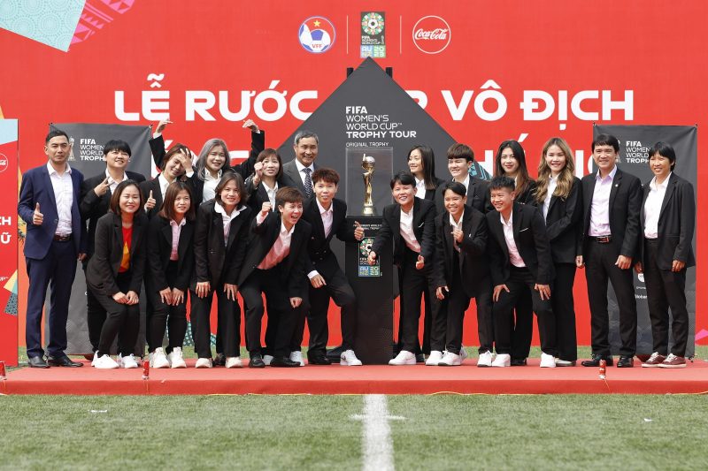 Chưa đá World Cup, ĐT nữ Việt Nam đã được đón Cúp vàng thế giới - Ảnh 4.