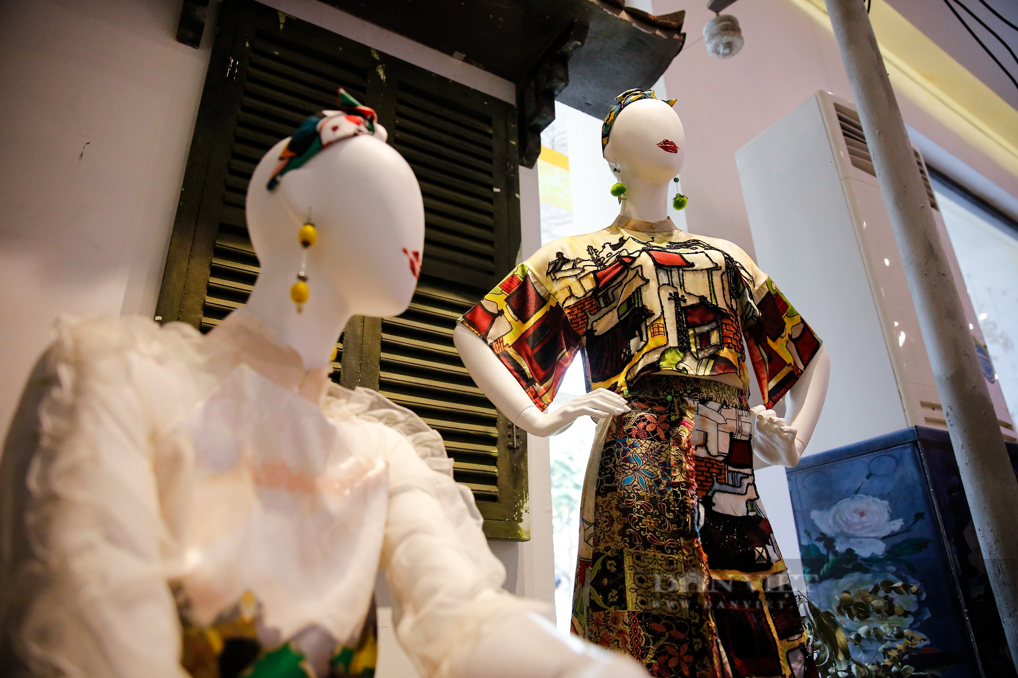 Bộ sưu tập áo dài đặc biệt của người phụ nữ có ảnh hưởng nhất Việt Nam do tạp chí Forbes bình chọn - Ảnh 11.