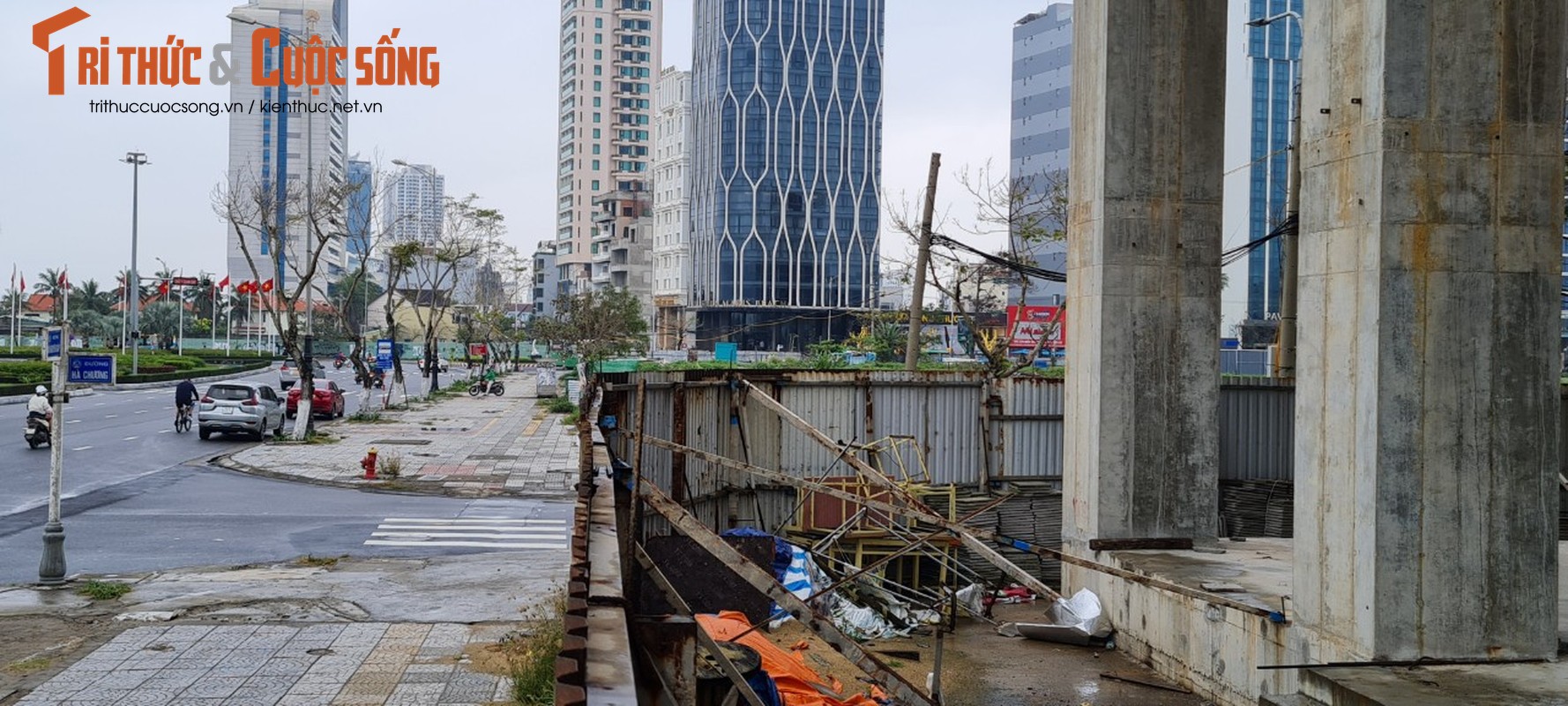 Nhiều công trình xây dựng bỏ hoang trên con đường đẹp nhất Đà Nẵng - Ảnh 5.
