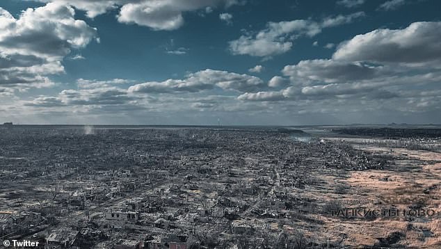 Chiến sự Ukraine: Hình ảnh gây sốc về thành phố từng là nơi sinh sống của 10 ngàn người nay như địa ngục trần gian - Ảnh 3.