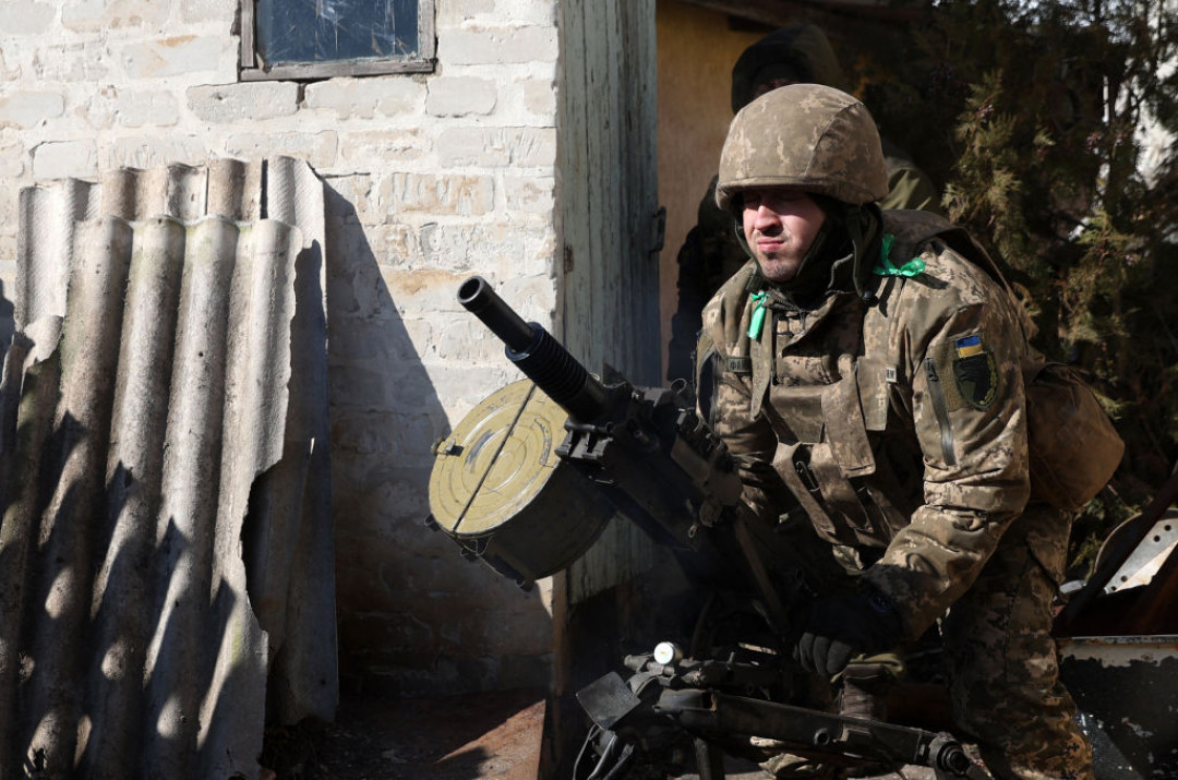 Lính Ukraine chiến đấu ở Bakhmut than phiền: 'Chúng tôi không được bảo vệ!' - Ảnh 1.
