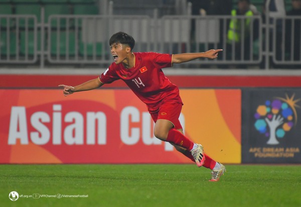 4 cầu thủ chơi tốt nhất của U20 Việt Nam sau 2 trận đầu vòng bảng gồm những ai? - Ảnh 1.