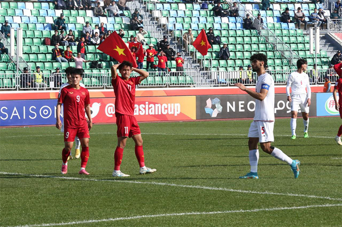Đội nhà thua U20 Iran, CĐV Việt Nam nhắc đến 2 từ &quot;nghiệt ngã&quot; - Ảnh 1.