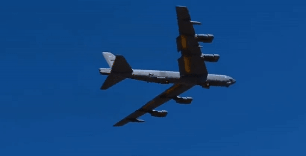 Mỹ điều &quot;pháo đài bay&quot; B-52 tới bán đảo Triều Tiên - Ảnh 3.