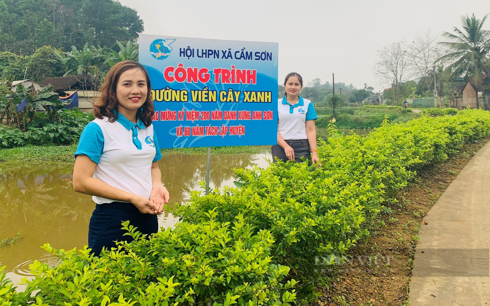 Phụ nữ ở huyện này của Nghệ An hò nhau góp tiền trồng vườn hoa, đường cây chuỗi ngọc đẹp như phim - Ảnh 6.