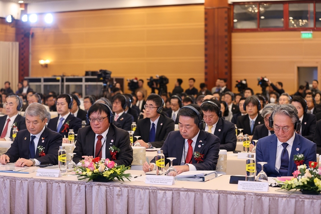 Thủ tướng Chính phủ tham dự Hội thảo kinh tế cấp cao kỷ niệm 50 năm quan hệ Việt Nam-Nhật Bản - Ảnh 2.