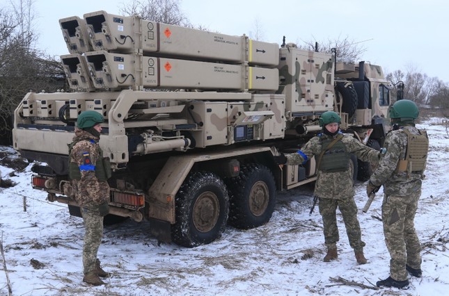 Hình ảnh quân đội Ukraine làm chủ hệ thống phòng không, sẵn sàng đối phó với Nga - Ảnh 5.