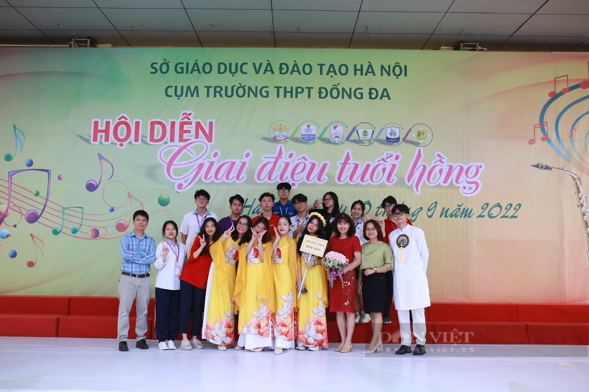 Cô giáo ở top trường cấp 3 đỉnh nhất Hà Nội: &quot;8/3 với tôi là một ngày hạnh phúc&quot; - Ảnh 3.
