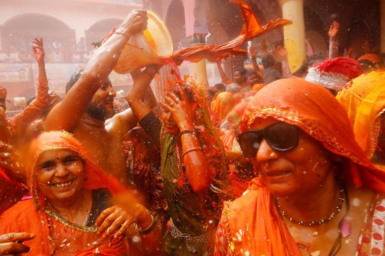 Hình ảnh lễ hội Holi đầy màu sắc tại đất nước tỷ dân - Ảnh 5.