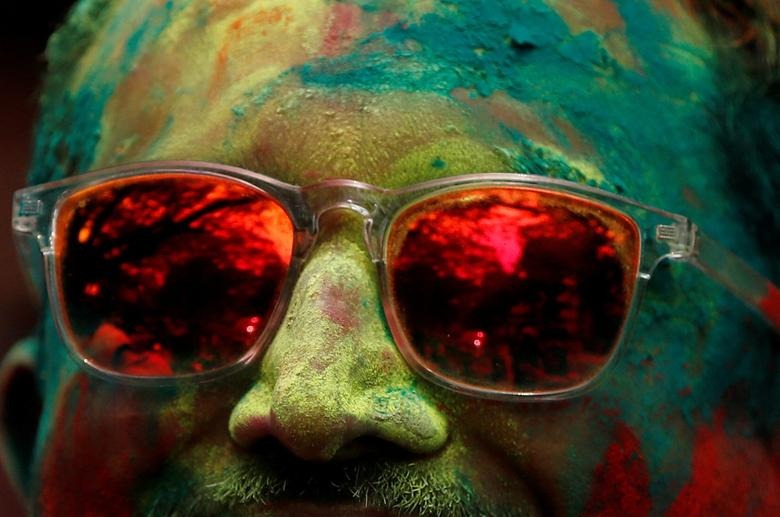 Hình ảnh lễ hội Holi đầy màu sắc tại đất nước tỷ dân - Ảnh 6. Hình ảnh lễ hội Holi đầy màu sắc tại đất nước tỷ dân - Ảnh 6.