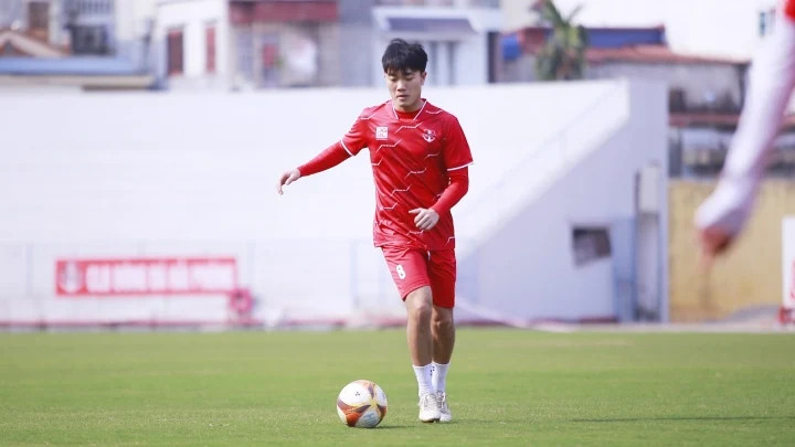 Hưởng lợi khi V.League nghỉ dài, Xuân Trường vẫn &quot;trách móc&quot; - Ảnh 2.