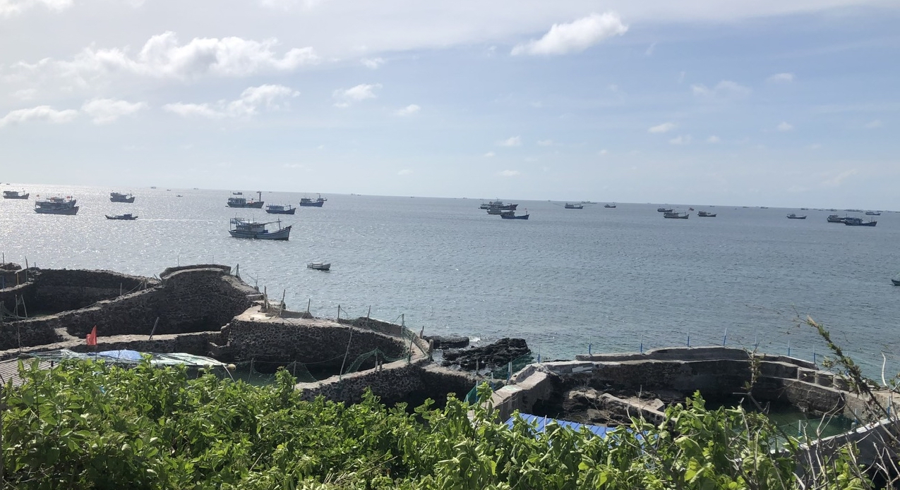 Diễn biến mới nhất vụ tìm kiếm 2 thuyền viên mất tích trên vùng biển Phú Quý tỉnh Bình Thuận  - Ảnh 3.