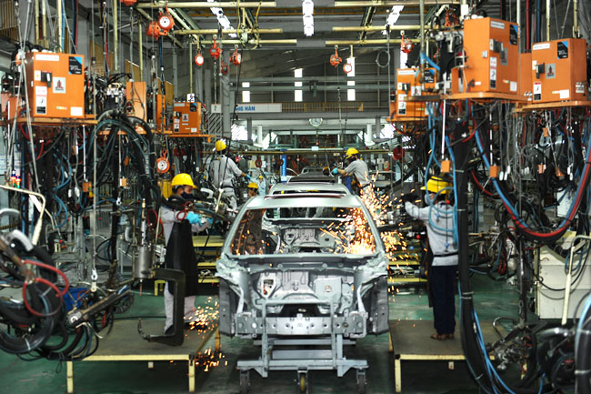Bộ Công Thương: Giá ô tô Việt Nam đắt gấp đôi Thái Lan, Indonesia nhưng tiêu thụ ô tô sẽ bùng nổ đến 2025  - Ảnh 4.