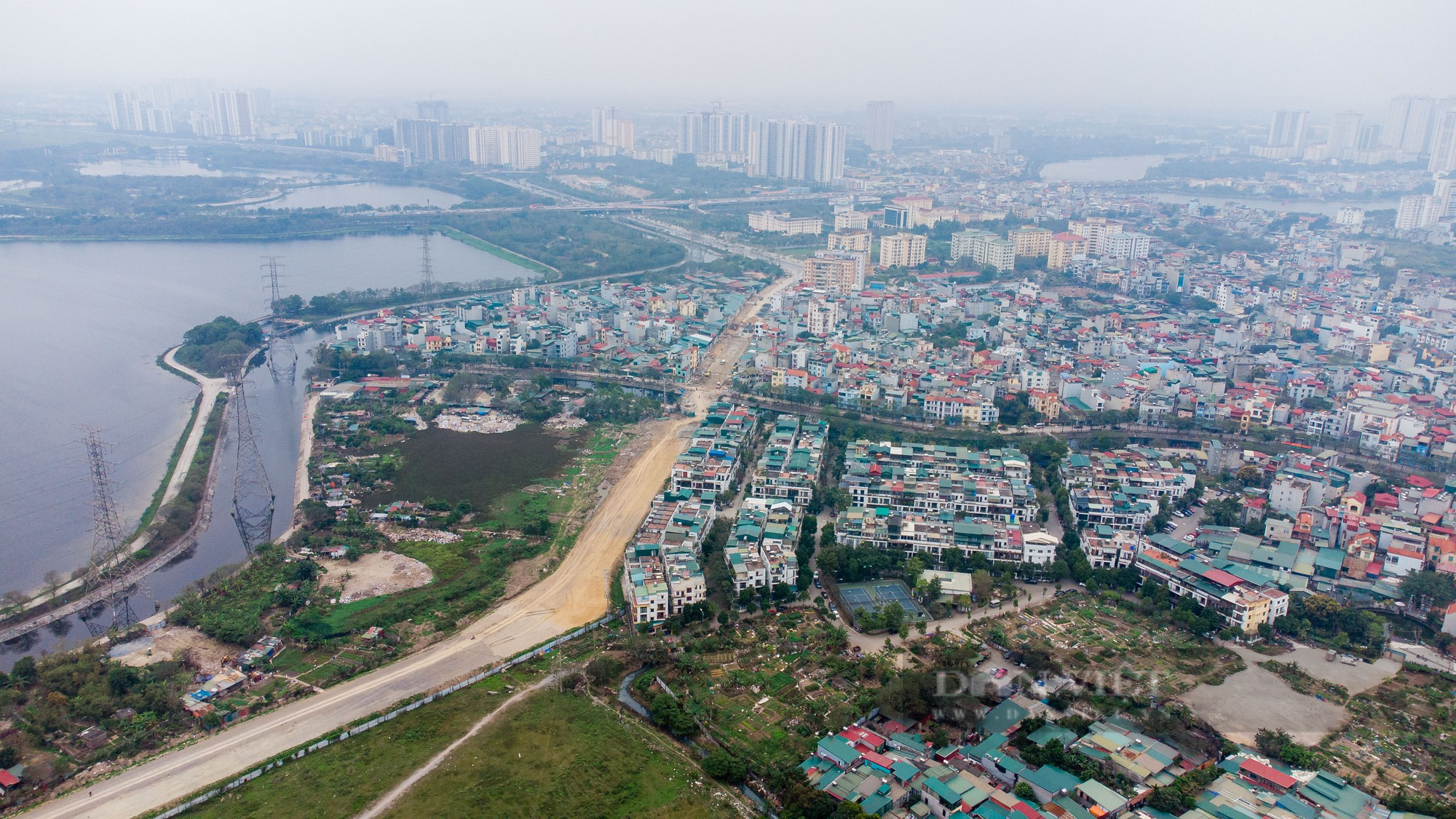 Cận cảnh khu đất vàng ở Hà Nội bị chủ đầu tư bỏ hoang gần 2 thập kỷ - Ảnh 3.
