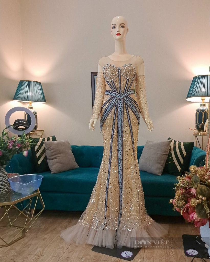 Lịch sử giá Váy cưới thổ cẩm Ê Đê mang phong cách rất hiện đại cập nhật  82023  BeeCost