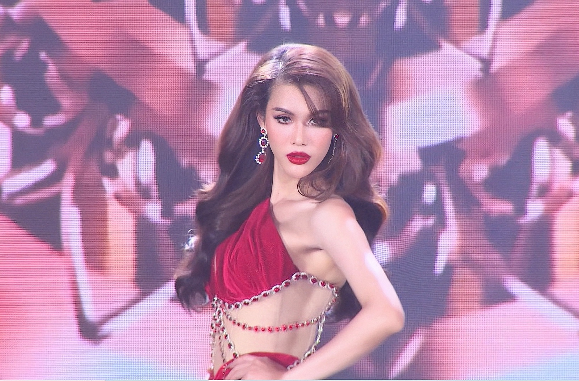 Lộ diện Top 9 thí sinh xuất sắc nhất tranh tài tại chung kết Hoa hậu Chuyển giới Việt Nam 2023 - Ảnh 10.