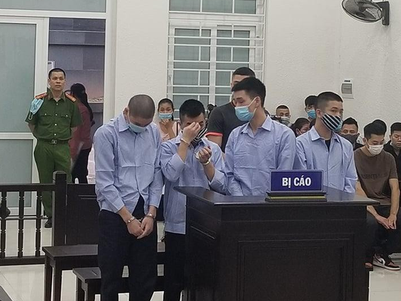 Toàn cảnh vụ cựu đại tá Phùng Anh Lê bị cáo buộc nhận hối lộ - Ảnh 2.