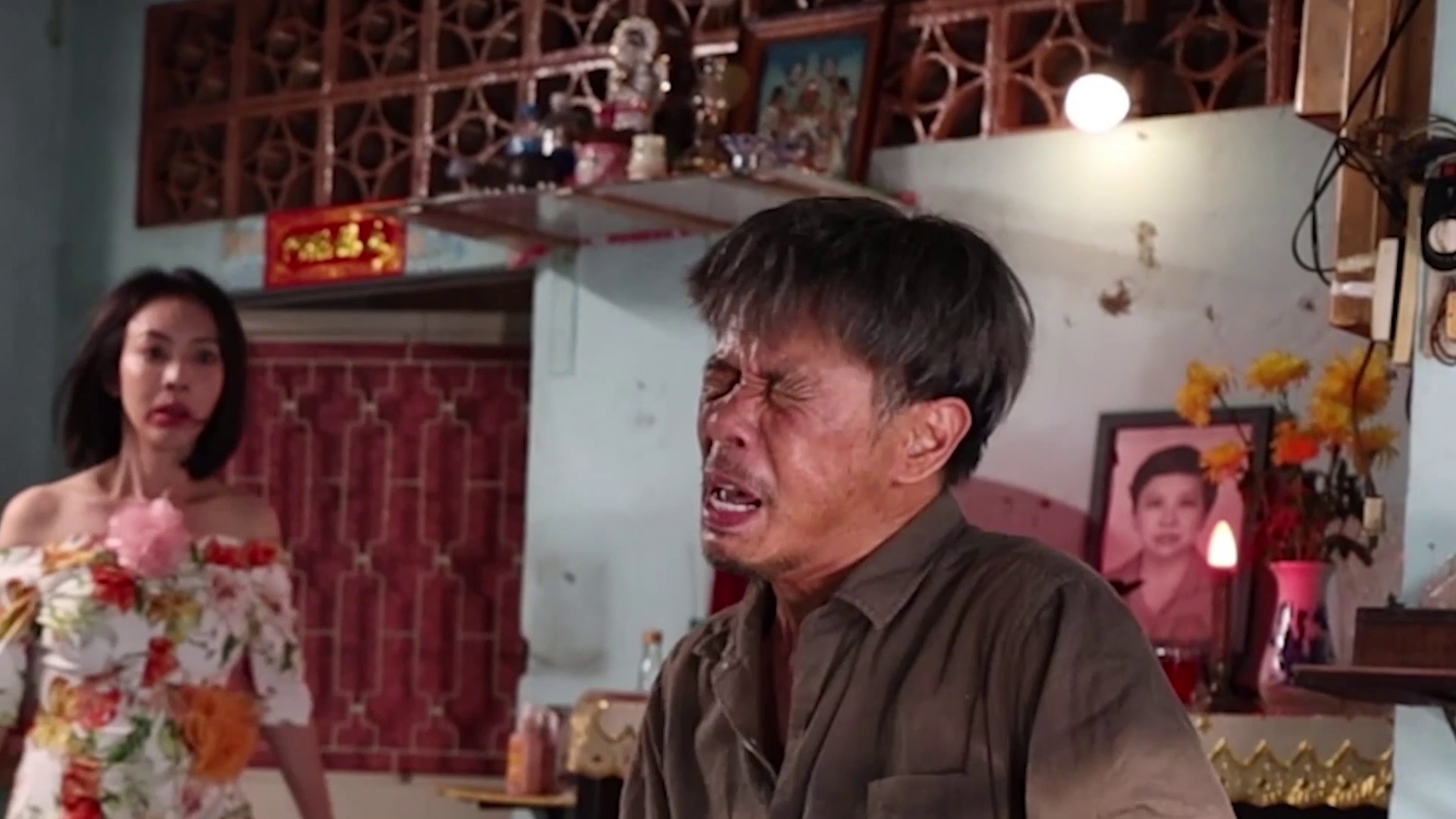 Thu Trang ngỡ ngàng khi Thái Hòa tự tát mình 40 cái không có trong kịch bản - Ảnh 4.