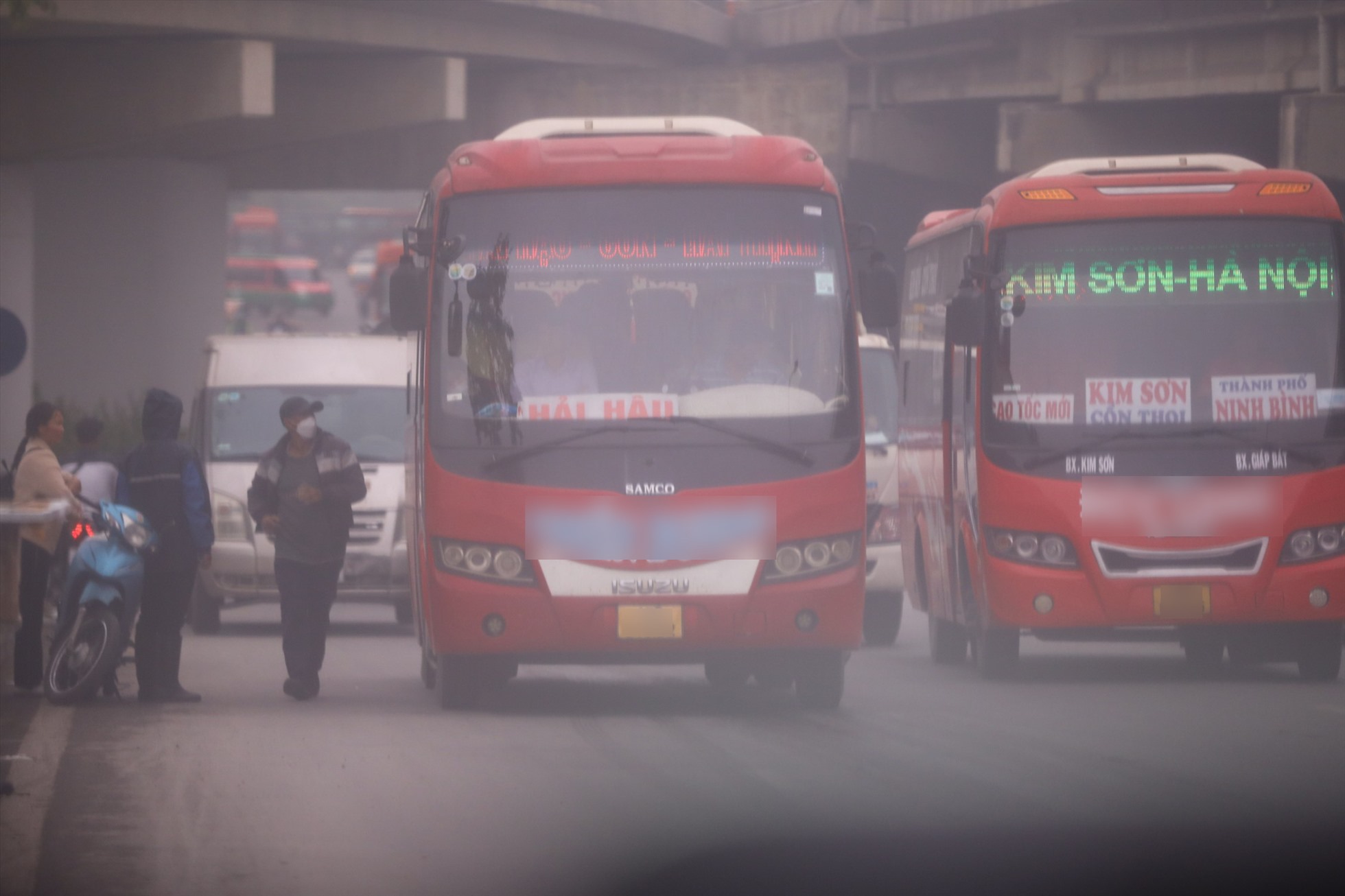 CSGT Hà Nội hóa trang ghi hình xe khách vi phạm, &quot;chim mồi&quot; bị vô hiệu hóa - Ảnh 9.