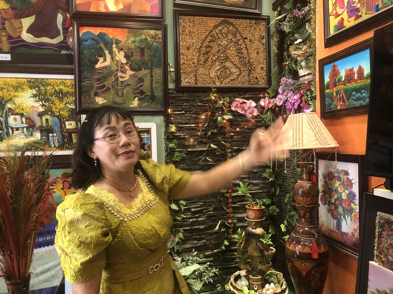 Nữ thạc sỹ, họa sĩ Chế Kim Trung, người thổi hồn Chăm cho từng tác phẩm nghệ thuật - Ảnh 4.