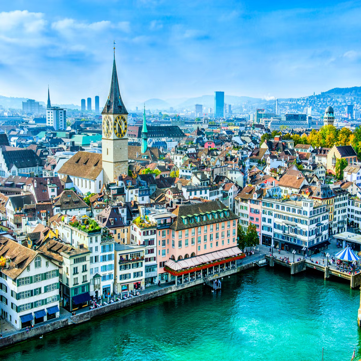 Ở vị trí đầu tiên, Zurich đạt điểm cao hơn mức trung bình trong hầu hết các tiêu chí. Thành phố đạt điểm số cao nhất cho cấu trúc của nó trong các lĩnh vực sức khỏe và an toàn, các hoạt động, công việc và trường học, và quản trị kết hợp với công nghệ. Ảnh: @AFP.