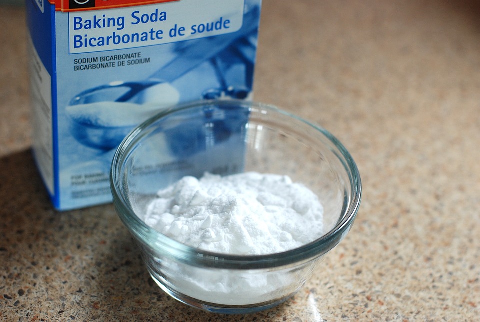 Baking soda vừa dùng làm bánh, vừa có hiệu quả trong việc lau dọn nhà cửa  - Ảnh 1.