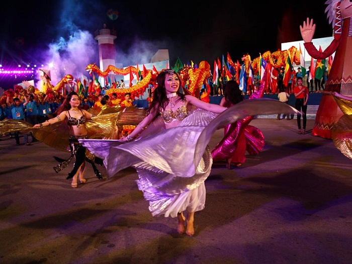 Carnaval Hạ Long lần đầu tiên biểu diễn trên biển, kết hợp nhạc kịch và trình diễn drone light- Ảnh 2.