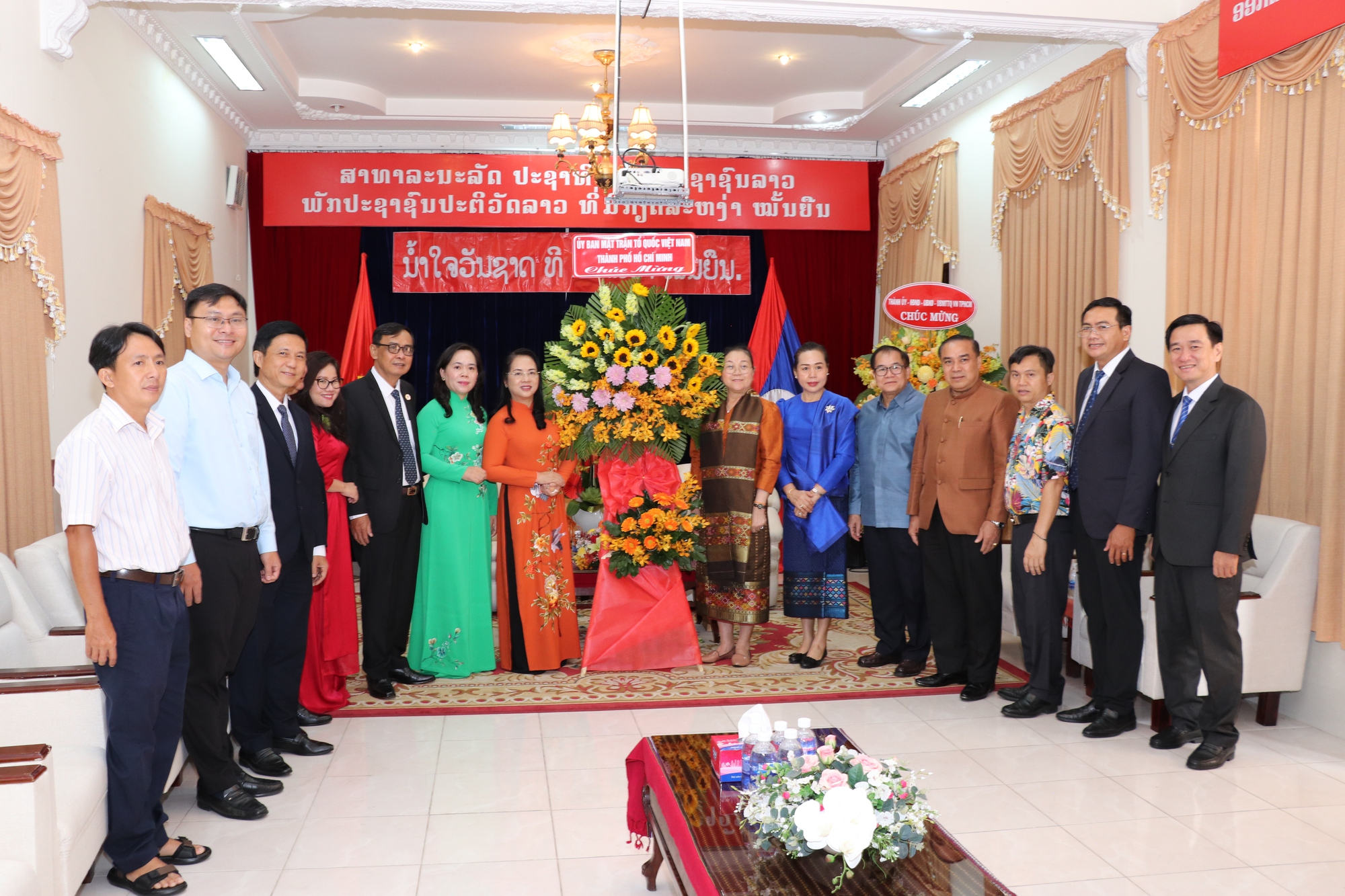 TP.HCM: Thăm và chúc Tết ba nước Lào, Campuchia, Thái Lan nhân dịp Tết cổ truyền - Ảnh 1.
