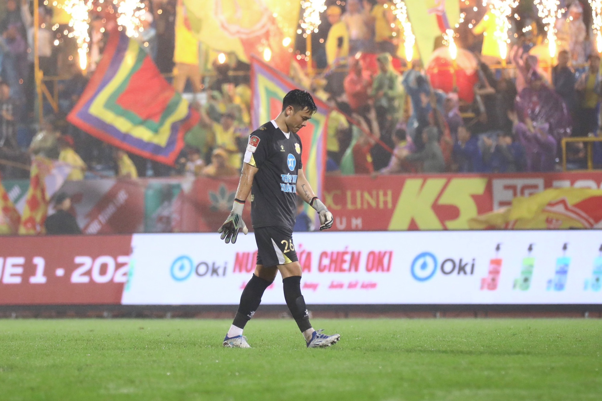 Hồng Duy ghi bàn giúp Nam Định có chiến thắng trước SLNA - Ảnh 10.