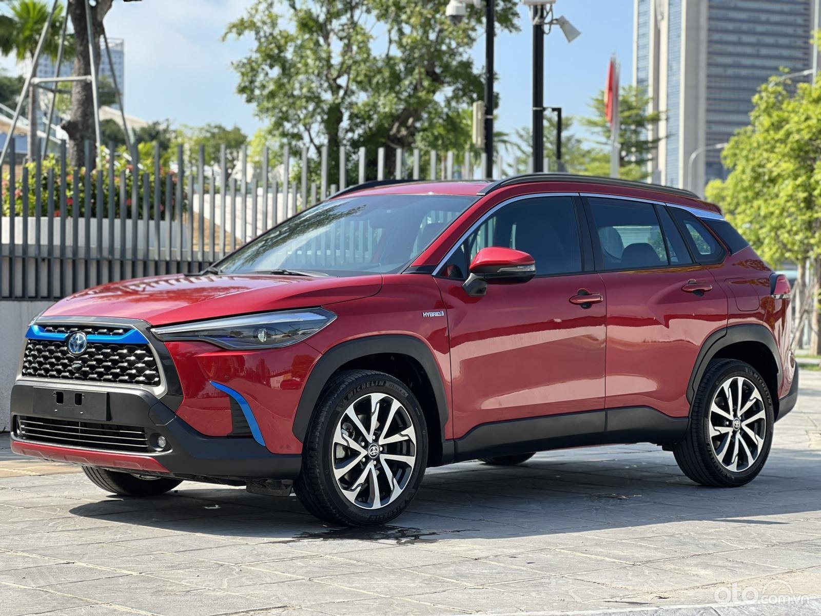 Toyota Corolla Cross lướt giảm giá khó tin khi bán cả tháng không &quot;trôi&quot; - Ảnh 1.