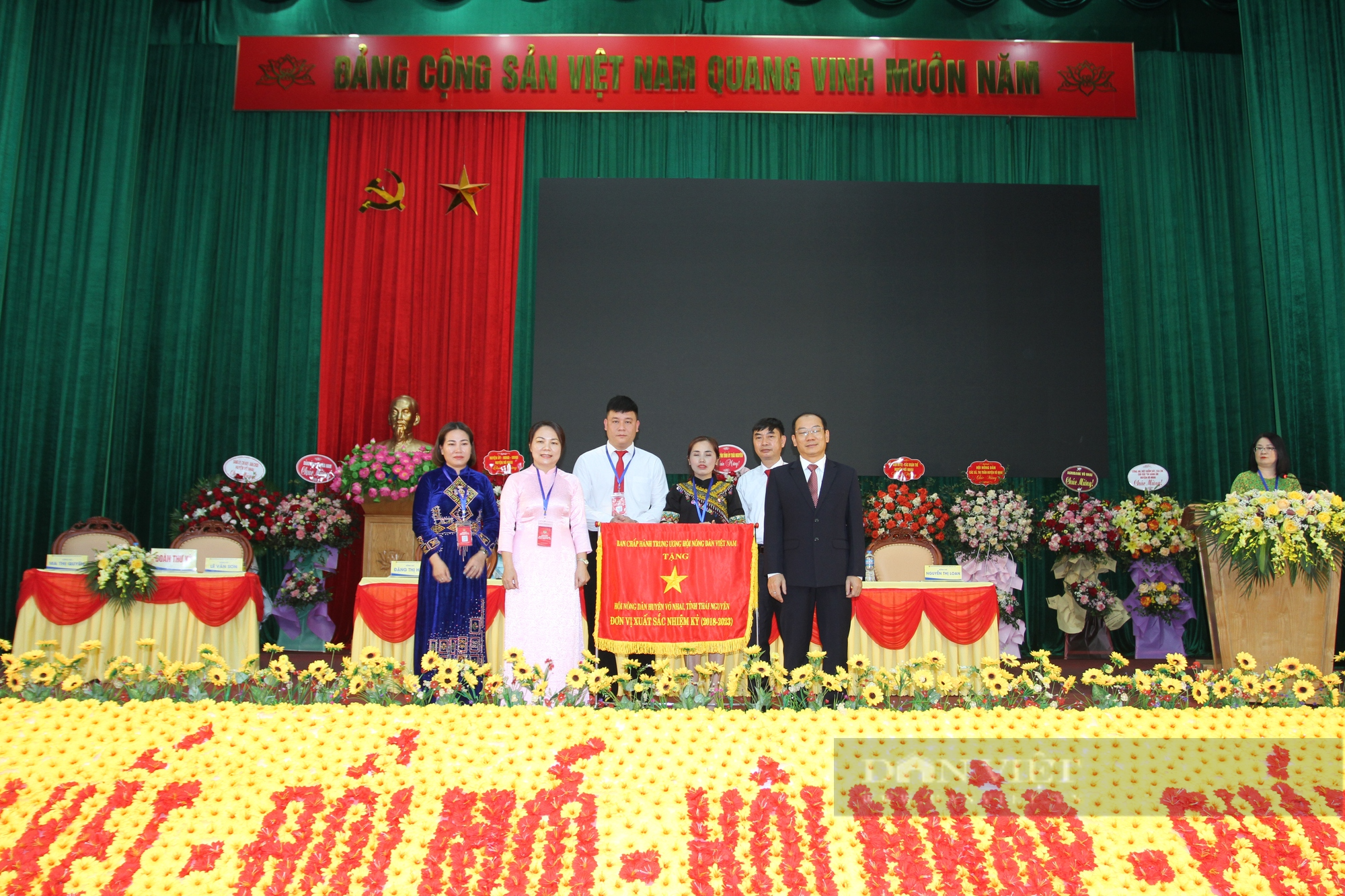 Khai mạc Đại hội đại biểu HND huyện Võ Nhai lần thứ X, bà Triệu Thị Nhinh tái đắc cử chức danh Chủ tịch - Ảnh 6.