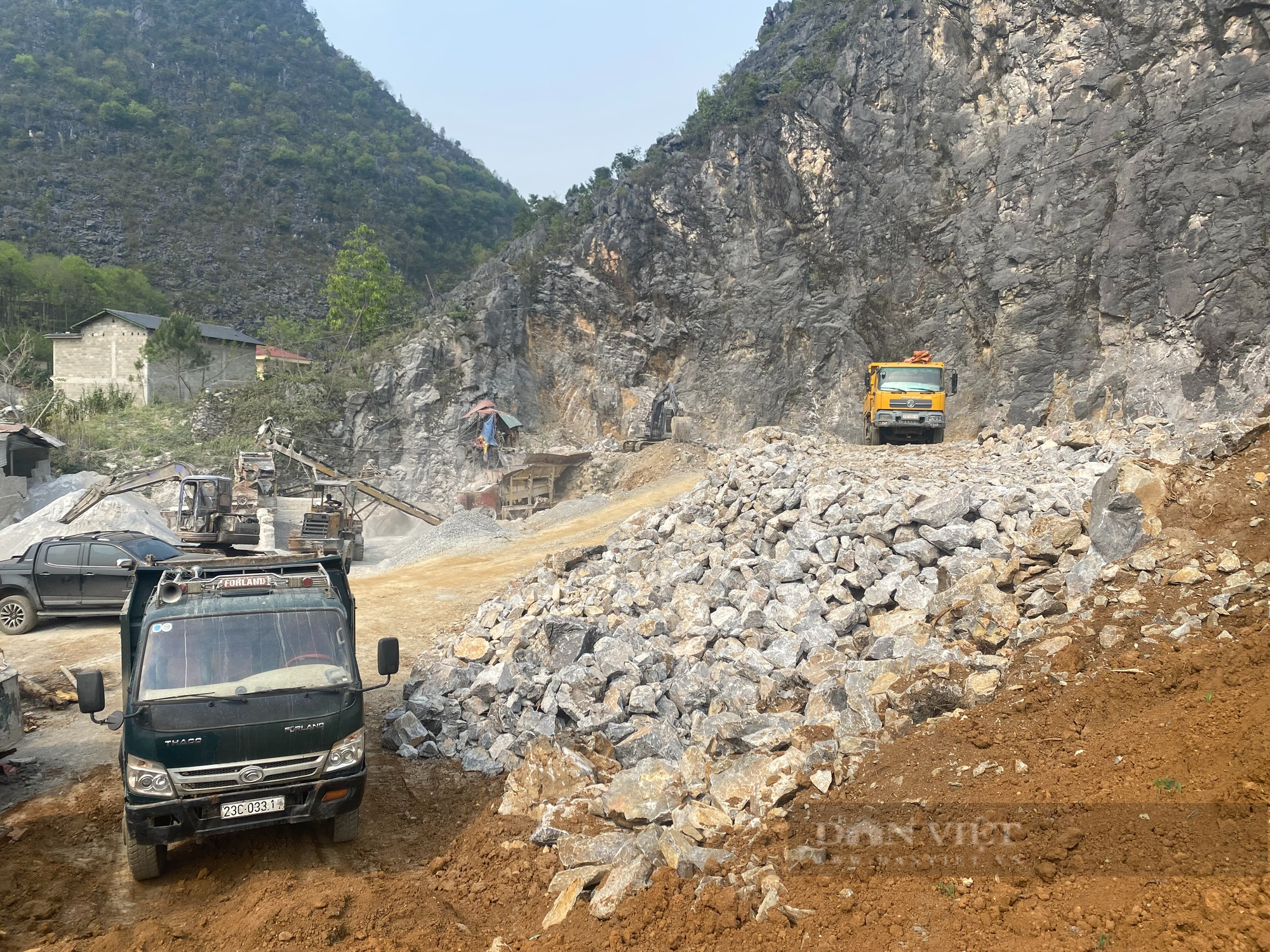 Cao nguyên đá bị “xẻ thịt”: Sở Giao thông Vận tải tỉnh Hà Giang phản hồi nội dung Dân Việt phản ánh - Ảnh 5.