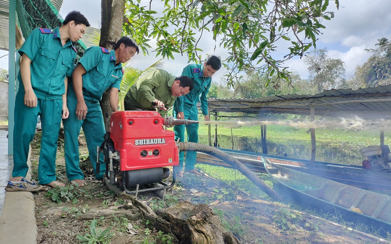 Cà Mau: Toàn bộ diện tích rừng tràm rơi vào tình trạng khô hạn