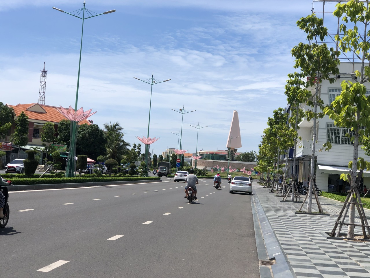 Bình Thuận: Nguyên Chủ tịch UBND huyện Hàm Tân bị kỷ luật cảnh cáo - Ảnh 1.