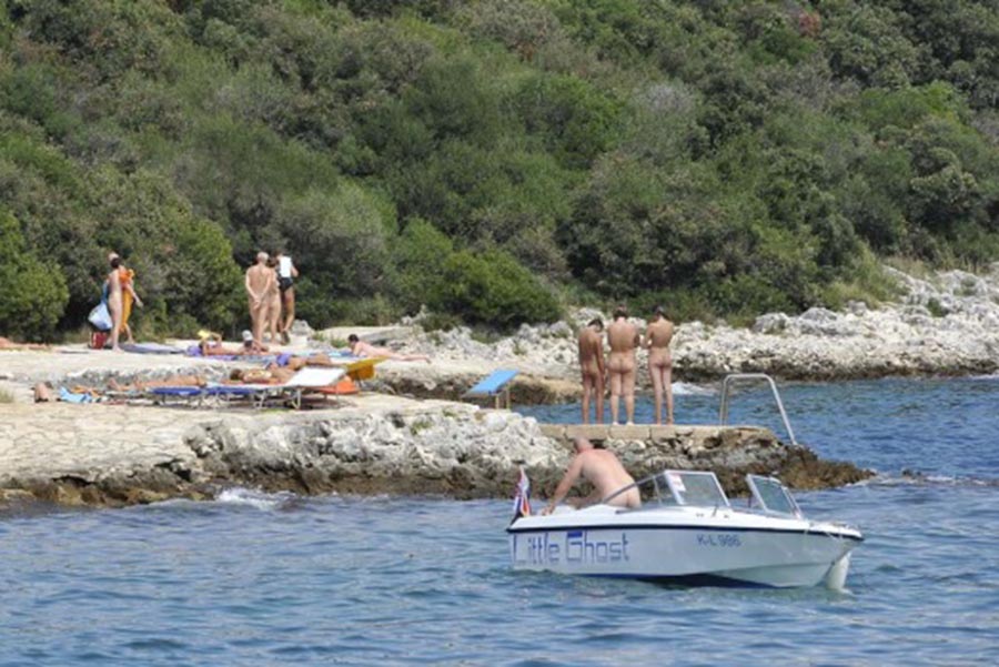 Điểm đến mùa hè Croatia nổi tiếng với các bãi biển “tùy chọn trang phục” - Ảnh 5.