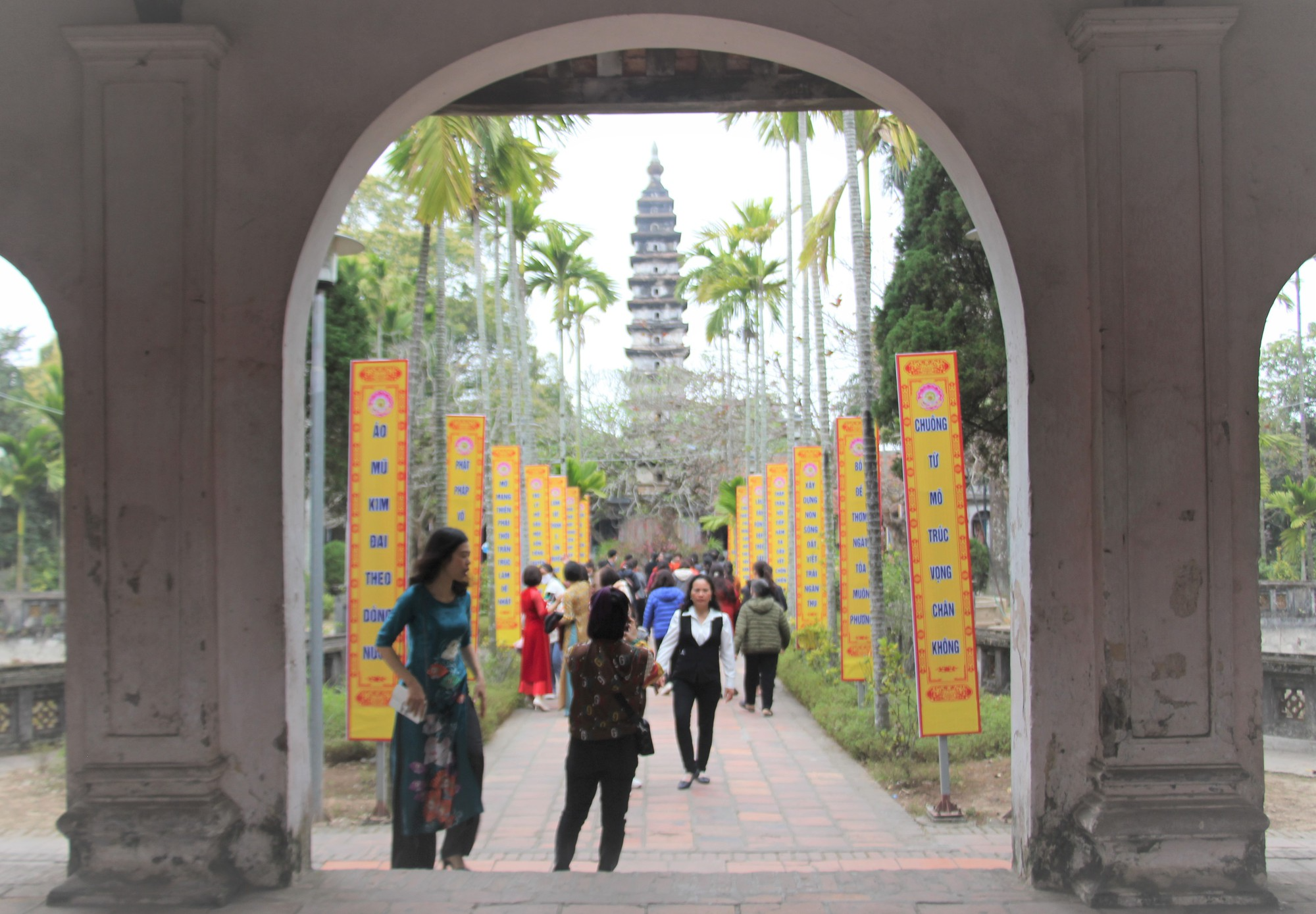 &quot;Mục sở thị&quot; bảo vật quốc gia trong chùa Phổ Minh - Ảnh 4.
