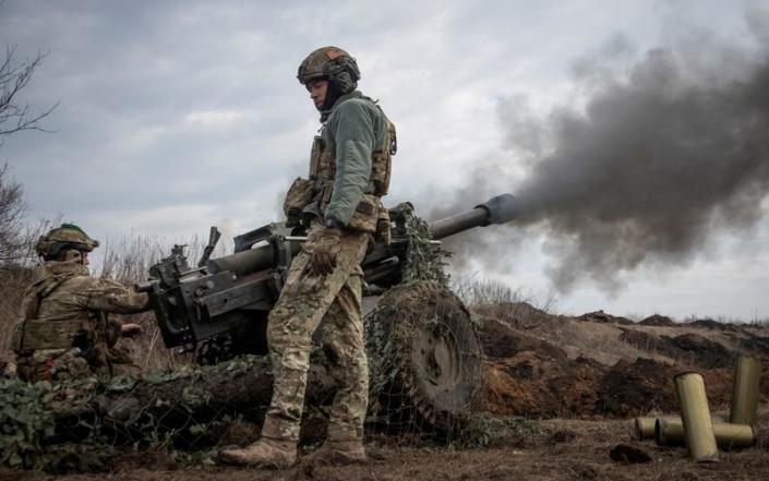 Nóng chiến sự: Nga "khoá chặt" quân Ukraine, chặn con đường cuối cùng vào Bakhmut